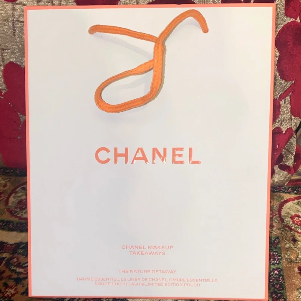 CHANEL make up kit in White box bag with Orange Accents limited edition New